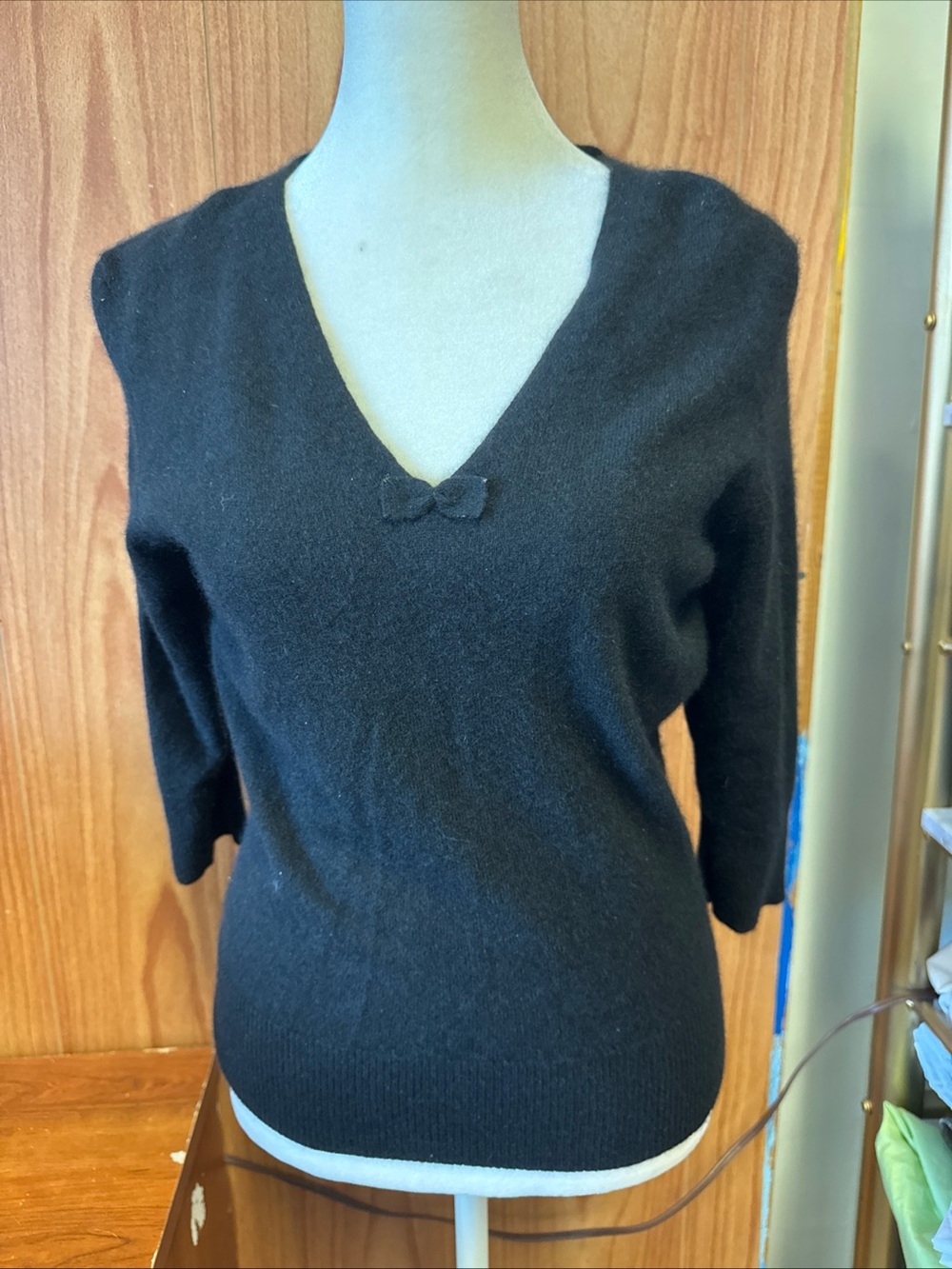 Ann Taylor Women's Black V-Neck Sweater w/Bow 100% Cashmere 3/4 Sleeve